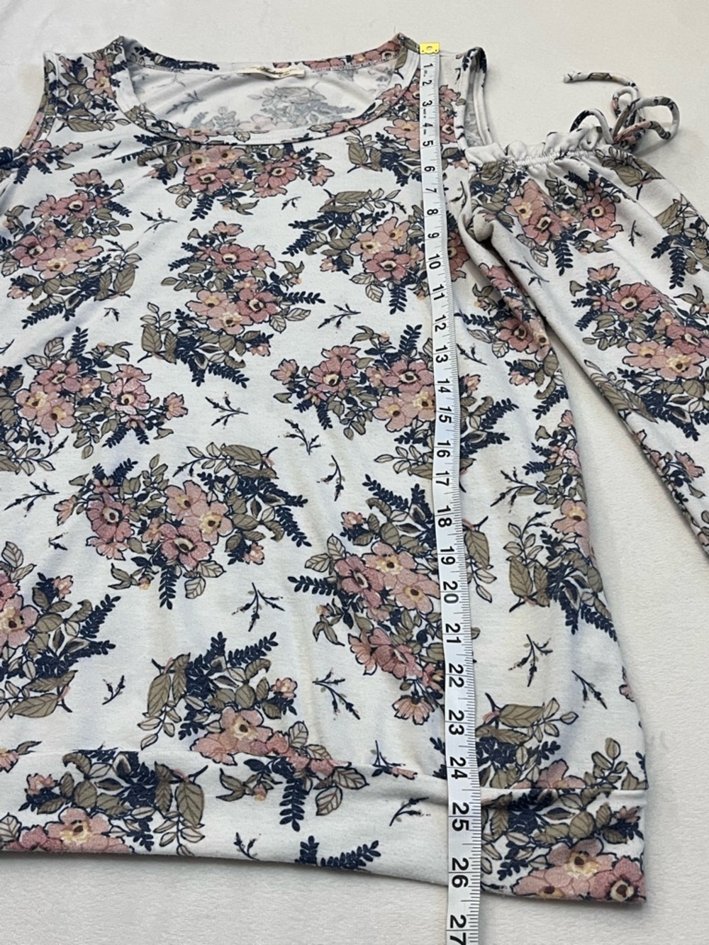 ANDRÉE BY UNIT Women’s White Floral Print Cold Shoulder Blush Pink Blouse Top - Picture 7 of 16